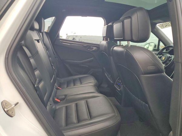 2017 PORSCHE MACAN — PSRS