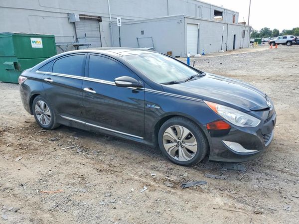 2013 HYUNDAI SONATA — Passenger 3/4