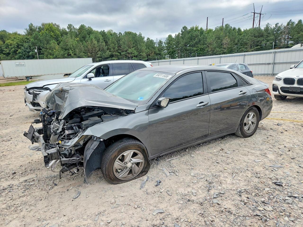 2026 HYUNDAI ELANTRA SE — Front 3/4