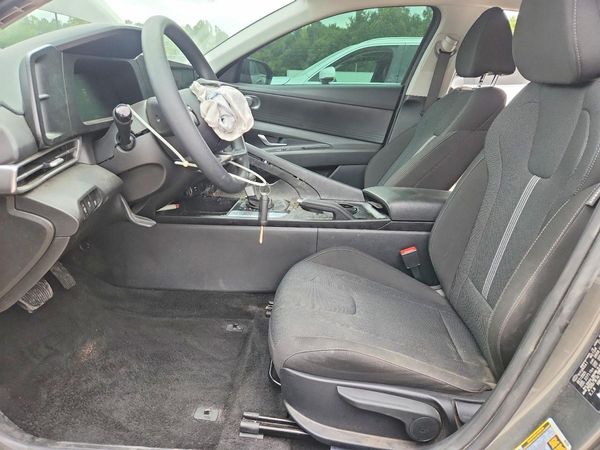2026 HYUNDAI ELANTRA SE — DENT