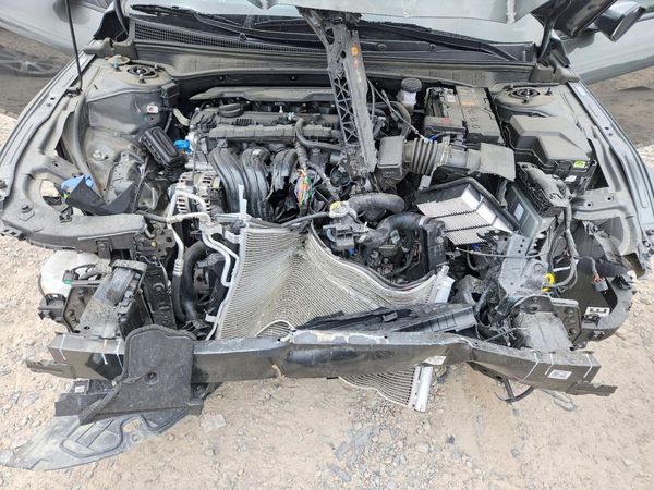 2026 HYUNDAI ELANTRA SE — Engine bay