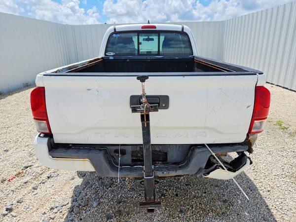 2016 TOYOTA TACOMA