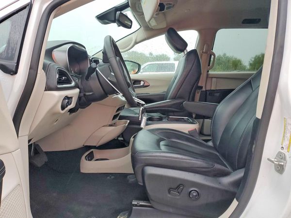 2024 CHRYSLER PACIFICA Select — DENT