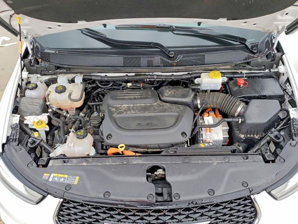 2024 CHRYSLER PACIFICA Select — Engine bay