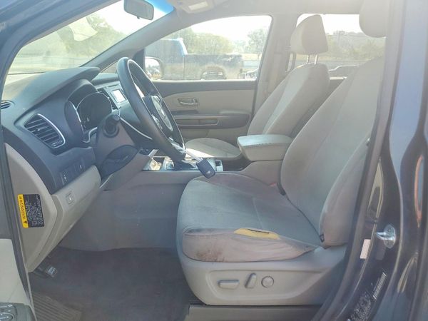 2016 KIA SEDONA LX - Middle-low — DENT