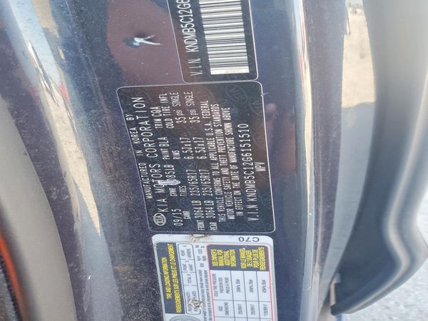2016 KIA SEDONA LX - Middle-low — VINS