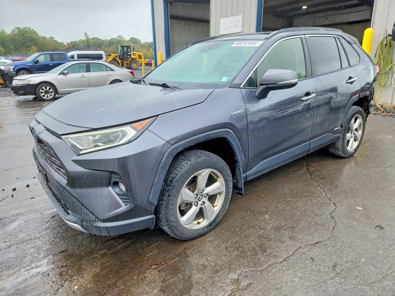 2020 TOYOTA RAV4 Limited HV — Front 3/4