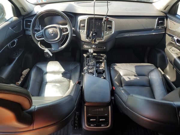 2020 VOLVO XC90 Momentum — CKPT