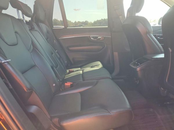 2020 VOLVO XC90 Momentum — PSRS