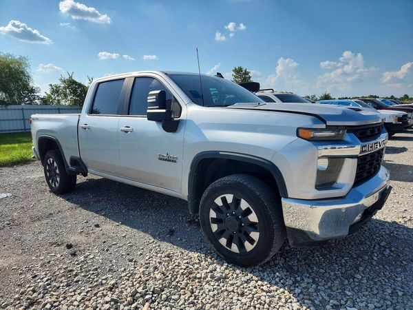 2020 CHEVROLET SILVERADO LT — Passenger 3/4