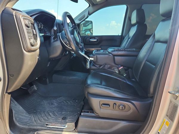 2020 CHEVROLET SILVERADO LT — DENT