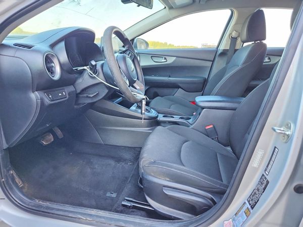 2021 KIA FORTE — DENT