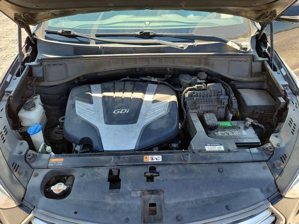 2018 HYUNDAI SANTA FE — Engine bay