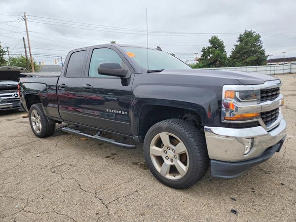 2018 CHEVROLET SILVERADO LT — Passenger 3/4