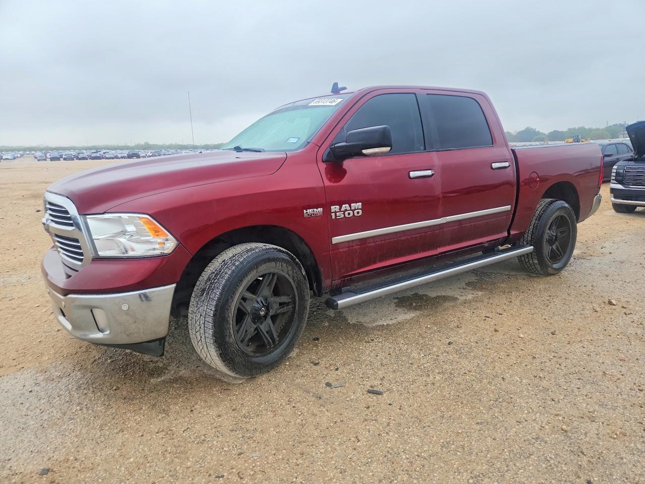 2016 RAM 1500 SLT CREW CAB 4X4 — Front 3/4