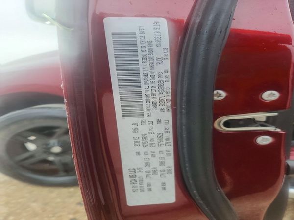 2016 RAM 1500 SLT CREW CAB 4X4 — VINS