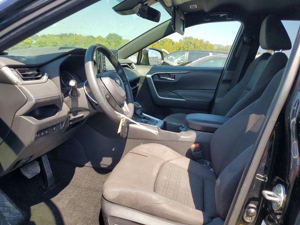 2022 TOYOTA RAV4 SE — DENT