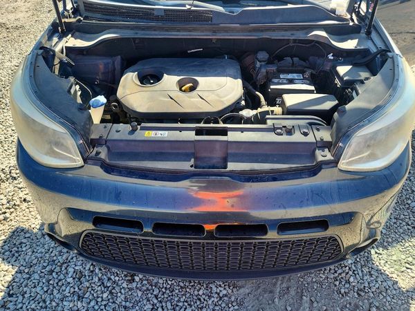 2016 KIA SOUL — Engine bay
