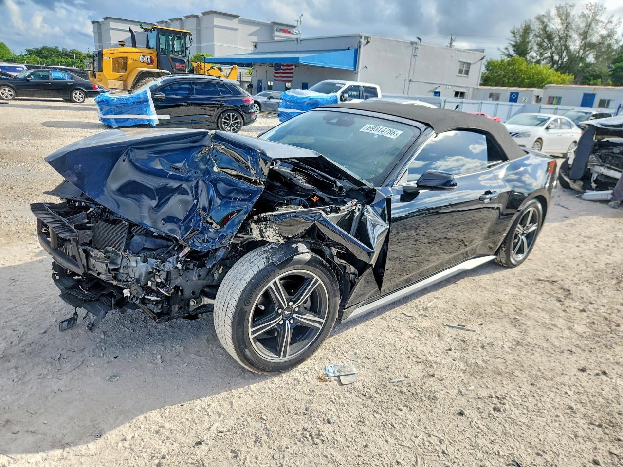 2025 FORD MUSTANG I4 — Front 3/4