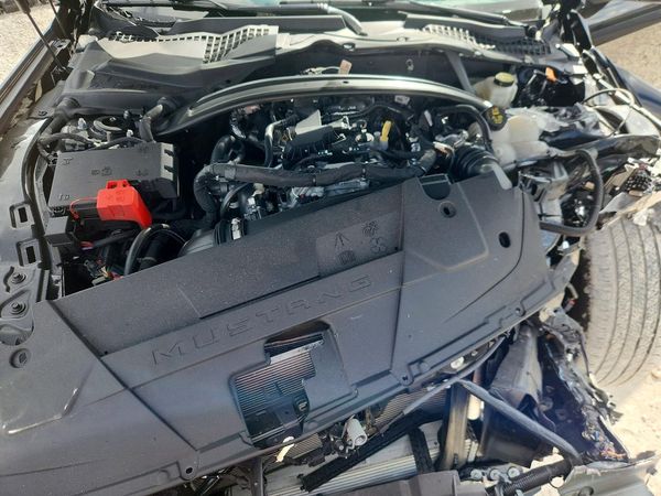 2025 FORD MUSTANG I4 — Engine bay