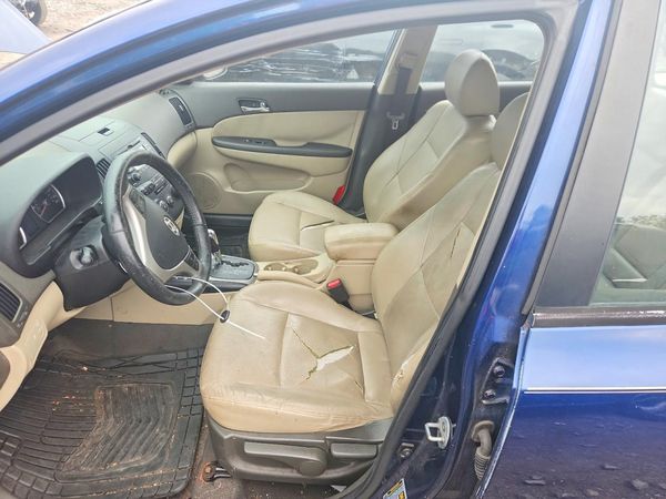 2012 HYUNDAI ELANTRA GLS — DENT