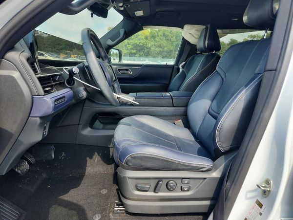 2026 INFINITI QX80 — DENT