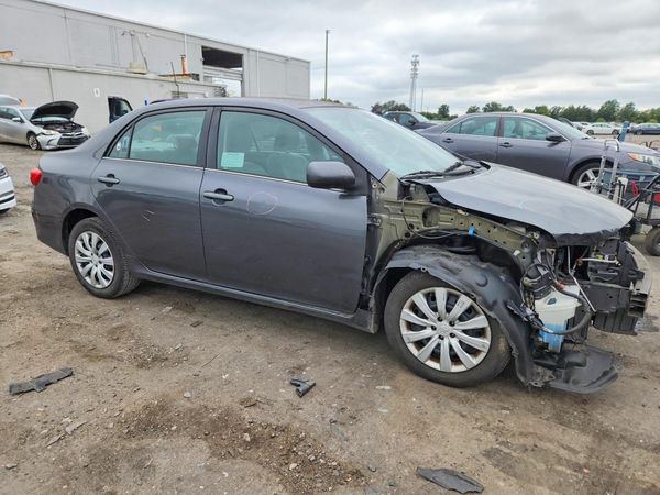 2013 TOYOTA COROLLA — Passenger 3/4