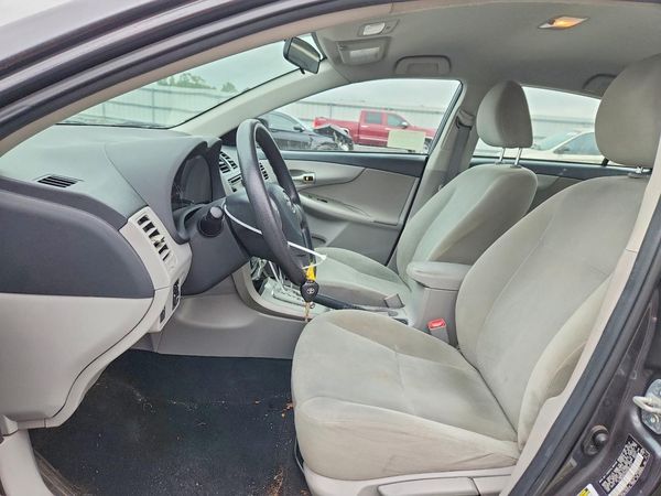 2013 TOYOTA COROLLA — DENT