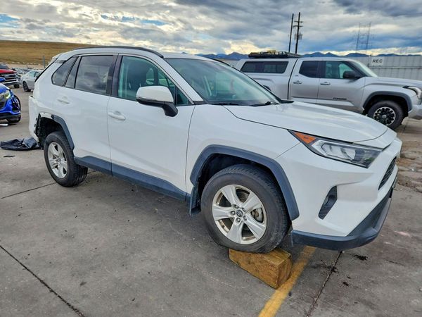 2021 TOYOTA RAV4 — Passenger 3/4