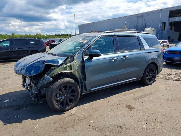 2024 KIA CARNIVAL — Front 3/4