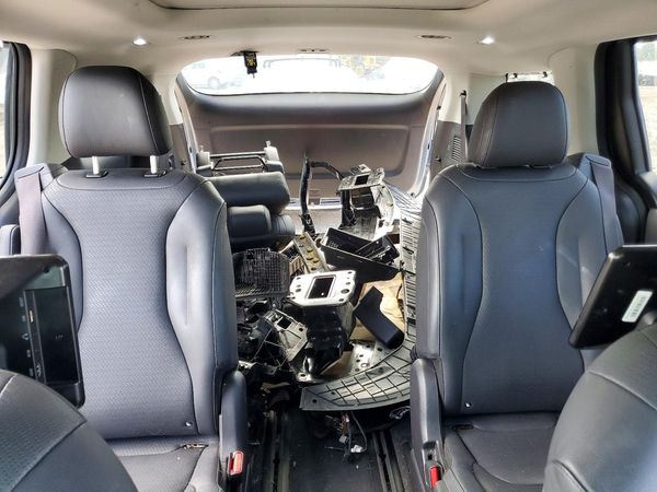 2024 KIA CARNIVAL — SUVN