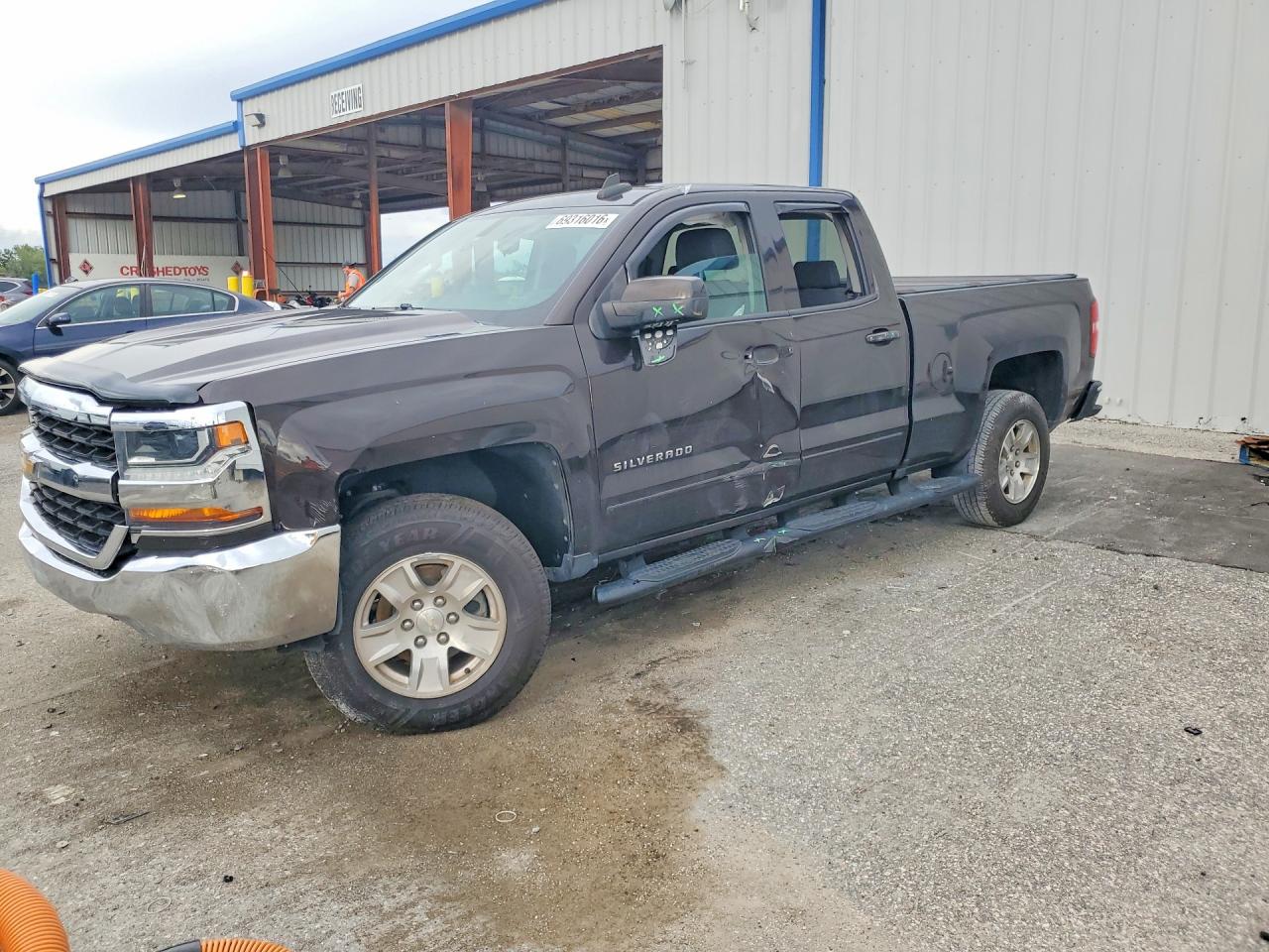 2019 CHEVROLET SILVERADO LT — Front 3/4