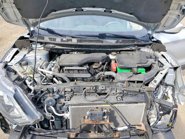 2019 NISSAN ROGUE SPORT — Engine bay