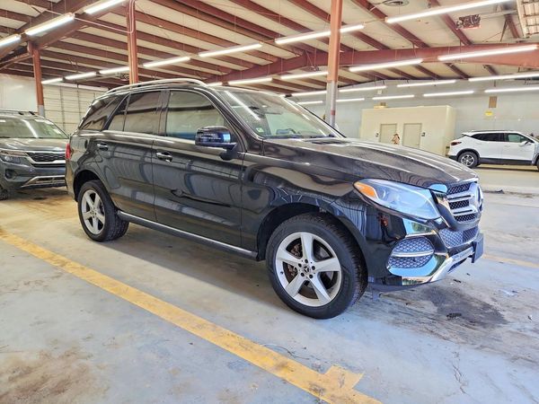 2018 MERCEDES-BENZ GLE — Passenger 3/4