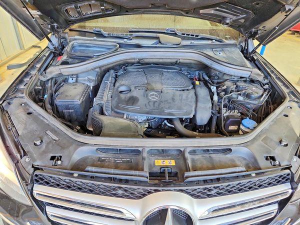 2018 MERCEDES-BENZ GLE — Engine bay