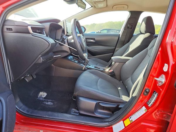 2021 TOYOTA COROLLA LE — DENT