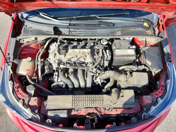 2021 TOYOTA COROLLA LE — Engine bay
