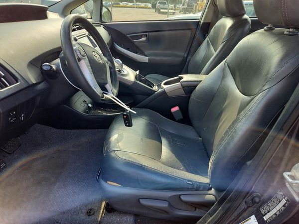 2012 TOYOTA PRIUS — DENT