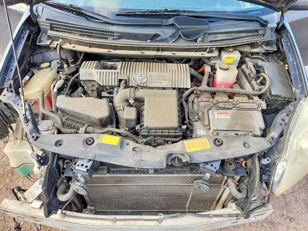 2012 TOYOTA PRIUS — Engine bay