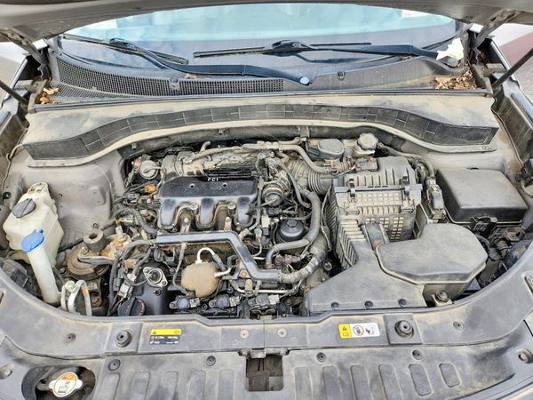2014 KIA SORENTO SX — Engine bay