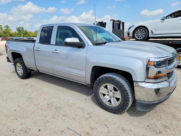 2018 CHEVROLET SILVERADO LT — Passenger 3/4