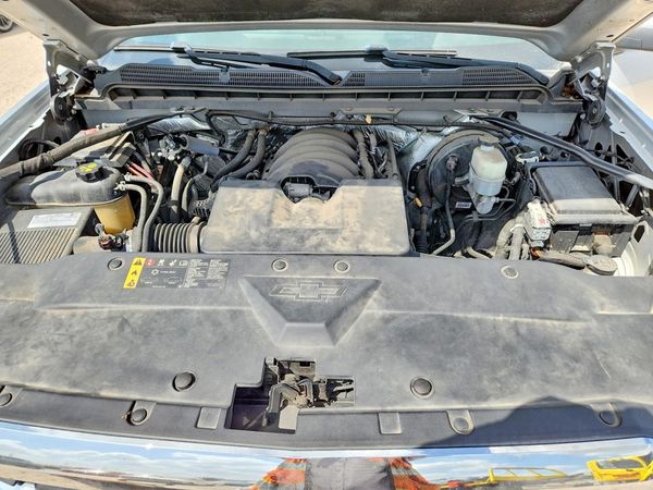 2018 CHEVROLET SILVERADO LT — Engine bay