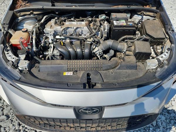 2021 TOYOTA COROLLA LE w/Premium pkg2 — Engine bay