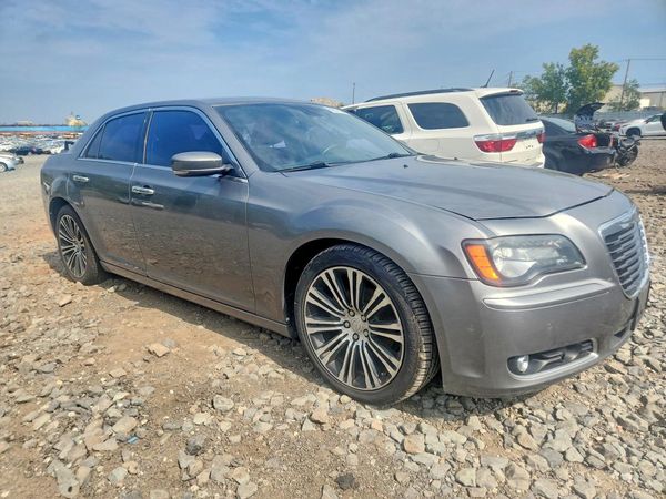 2012 CHRYSLER 300 300S V6 — Passenger 3/4
