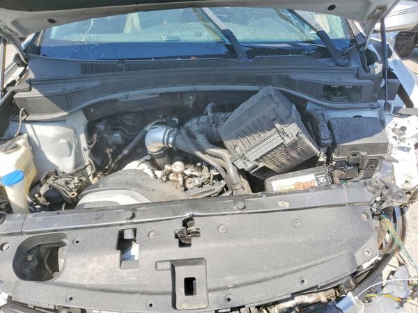 2014 HYUNDAI SANTA FE Top — Engine bay