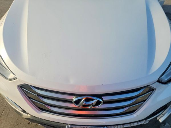 2016 HYUNDAI SANTA FE — Engine bay