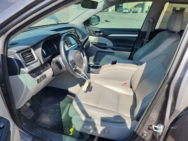 2017 TOYOTA HIGHLANDER — DENT