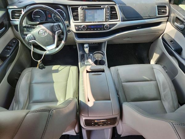2017 TOYOTA HIGHLANDER — CKPT