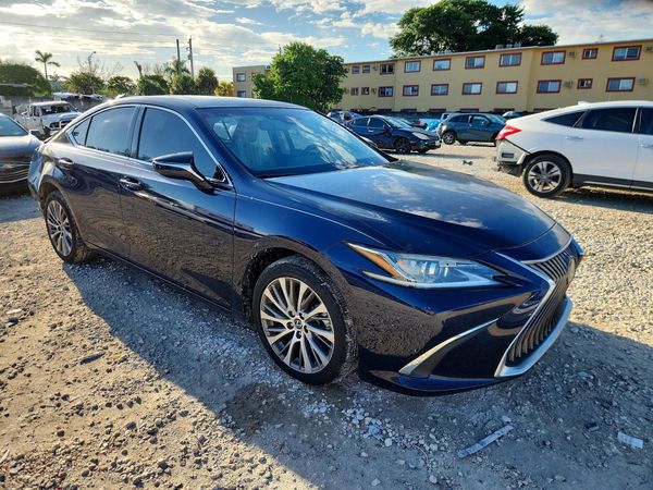 2020 LEXUS ES 350 Premium — Passenger 3/4