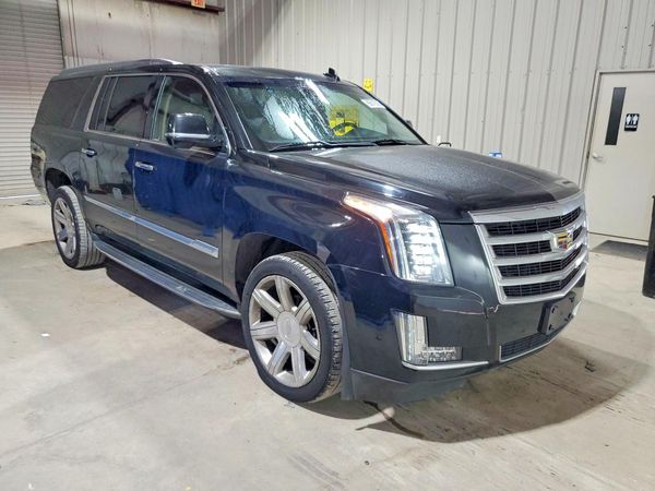 2020 CADILLAC ESCALADE ESV Luxury — Passenger 3/4